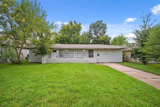 5822 Glenhurst Drive, Houston, TX 77033