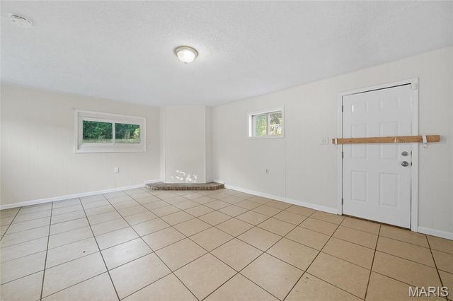7138 Garesche Avenue, Jennings, MO 63136