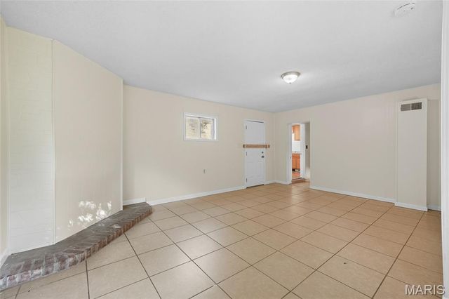 7138 Garesche Avenue, Jennings, MO 63136