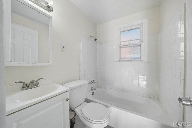 7138 Garesche Avenue, Jennings, MO 63136