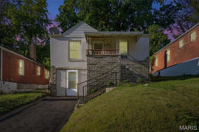 7138 Garesche Avenue, Jennings, MO 63136