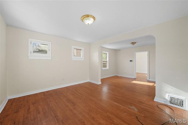 7138 Garesche Avenue, Jennings, MO 63136
