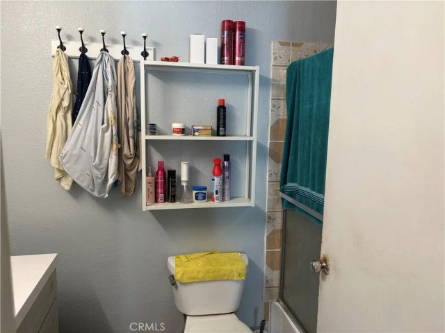 8800 Burnet 16, North Hills, CA 91343