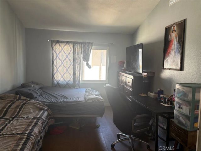 8800 Burnet 16, North Hills, CA 91343