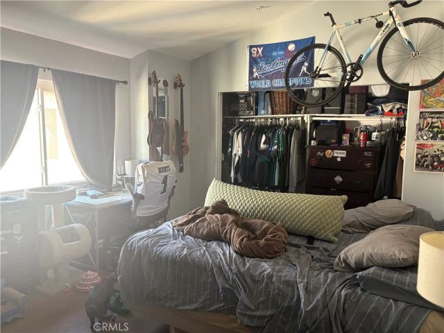 8800 Burnet 16, North Hills, CA 91343