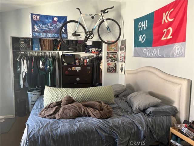 8800 Burnet 16, North Hills, CA 91343