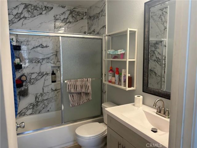 8800 Burnet 16, North Hills, CA 91343