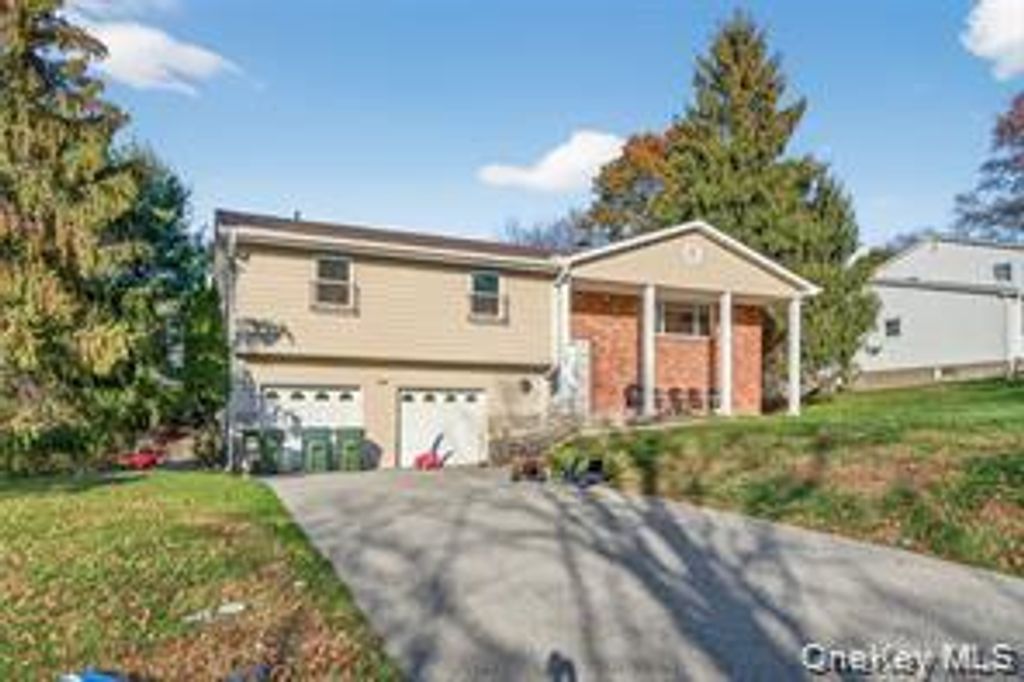 3 Roanoke Drive, Monroe, NY 10950
