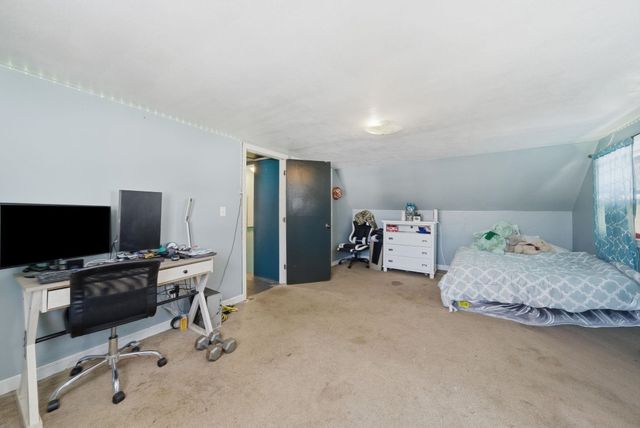 32 Fairview Avenue, Nashua, NH 03060