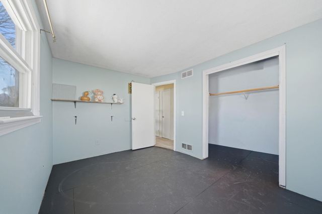 32 Fairview Avenue, Nashua, NH 03060