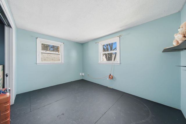 32 Fairview Avenue, Nashua, NH 03060