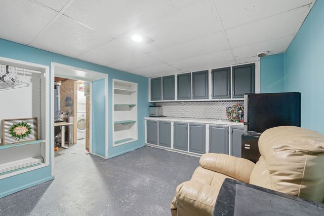 32 Fairview Avenue, Nashua, NH 03060