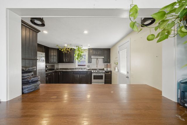 32 Fairview Avenue, Nashua, NH 03060