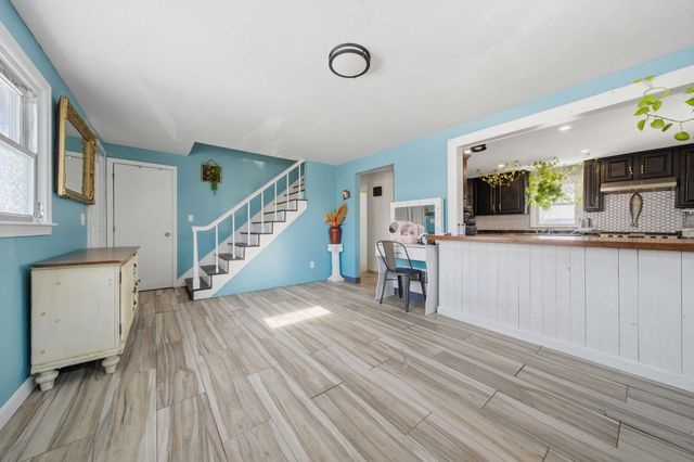 32 Fairview Avenue, Nashua, NH 03060