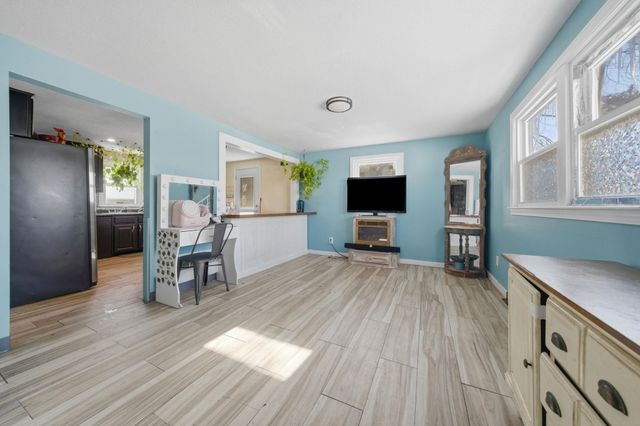 32 Fairview Avenue, Nashua, NH 03060