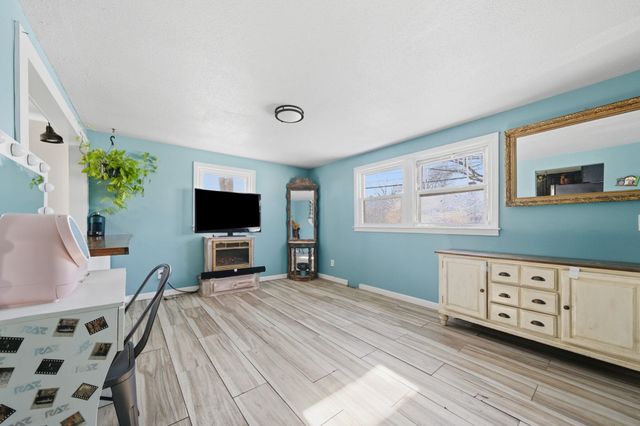 32 Fairview Avenue, Nashua, NH 03060