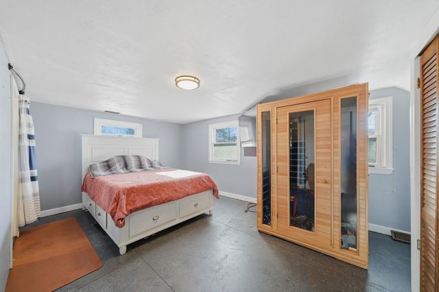 32 Fairview Avenue, Nashua, NH 03060