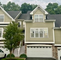 50 Lawrence Avenue 50, Danbury, CT 06810