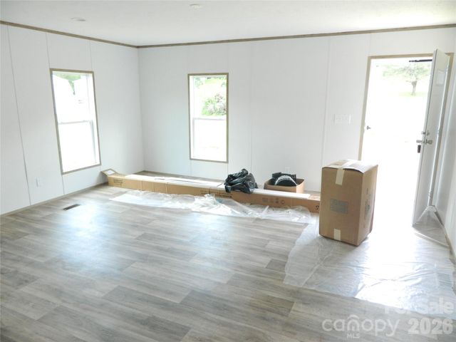 3944 Hollywood Ridge Road NE, Lenoir, NC 28645
