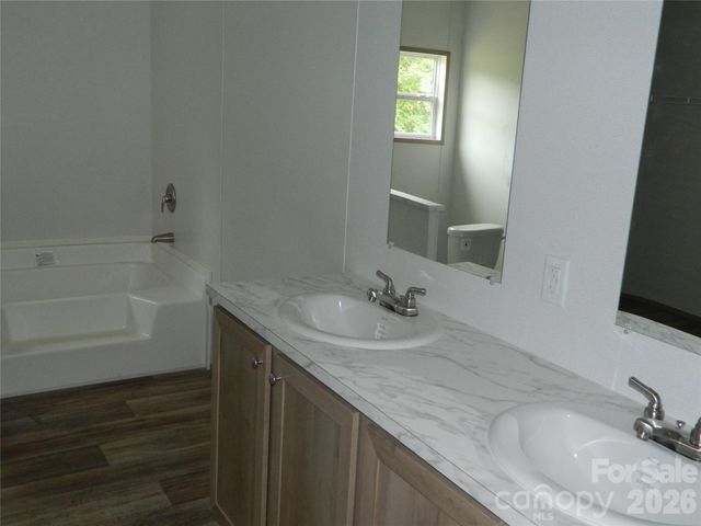 3944 Hollywood Ridge Road NE, Lenoir, NC 28645