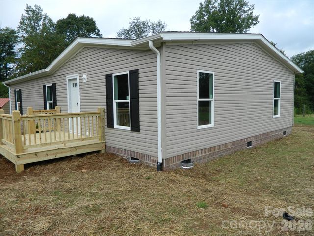 3944 Hollywood Ridge Road NE, Lenoir, NC 28645
