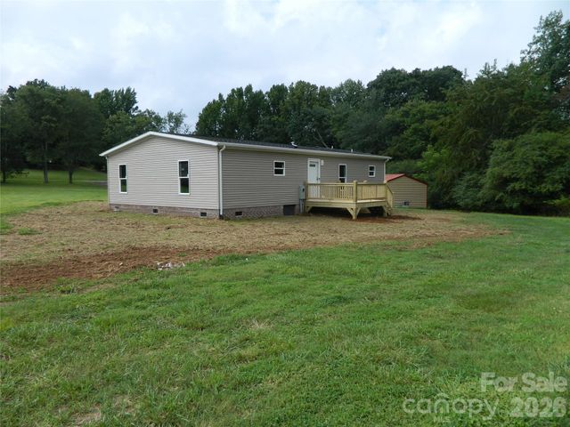 3944 Hollywood Ridge Road NE, Lenoir, NC 28645
