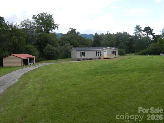 3944 Hollywood Ridge Road NE, Lenoir, NC 28645