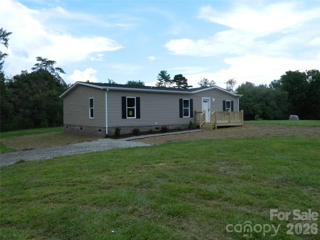 3944 Hollywood Ridge Road NE, Lenoir, NC 28645
