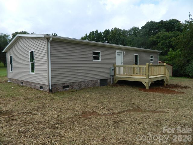 3944 Hollywood Ridge Road NE, Lenoir, NC 28645