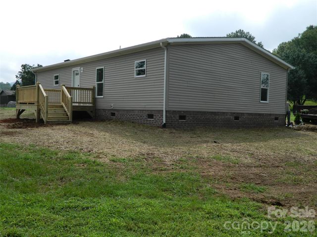3944 Hollywood Ridge Road NE, Lenoir, NC 28645