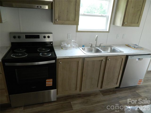 3944 Hollywood Ridge Road NE, Lenoir, NC 28645