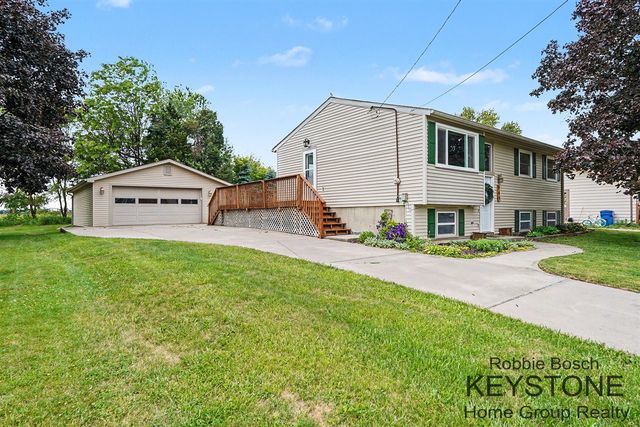 941 Greenwood Street, Middleville, MI 49333