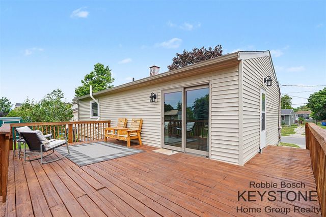 941 Greenwood Street, Middleville, MI 49333
