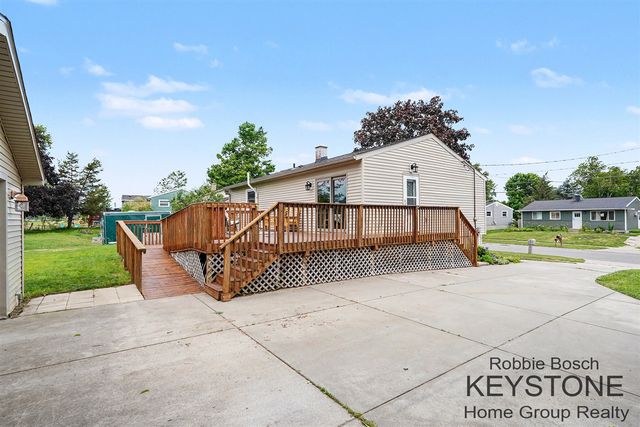 941 Greenwood Street, Middleville, MI 49333
