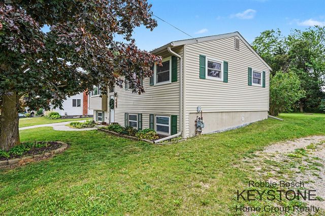 941 Greenwood Street, Middleville, MI 49333
