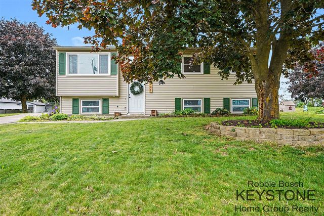 941 Greenwood Street, Middleville, MI 49333