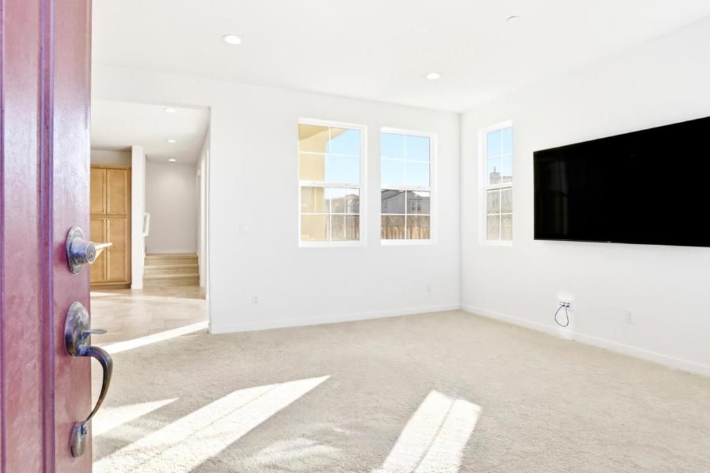 Image 4 of property listing at 2989 Denali Drive, Marina, CA 93933