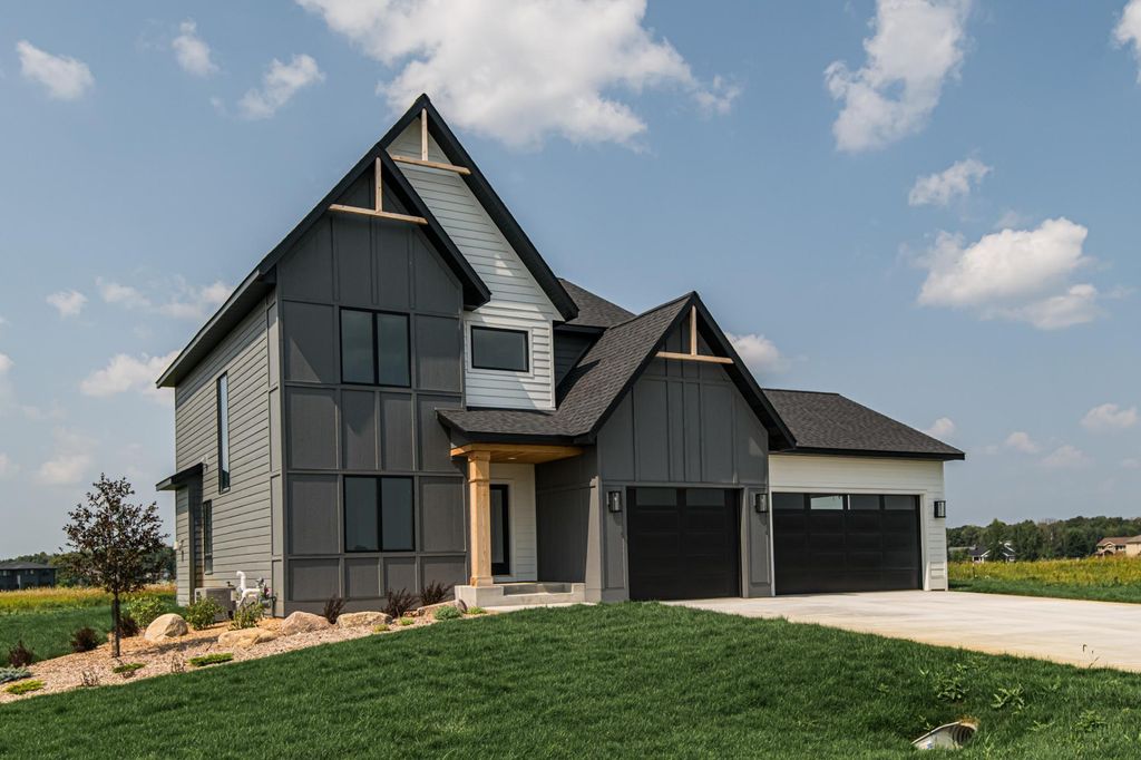 2811 Wildflower Lane SW, Rochester, MN 55902