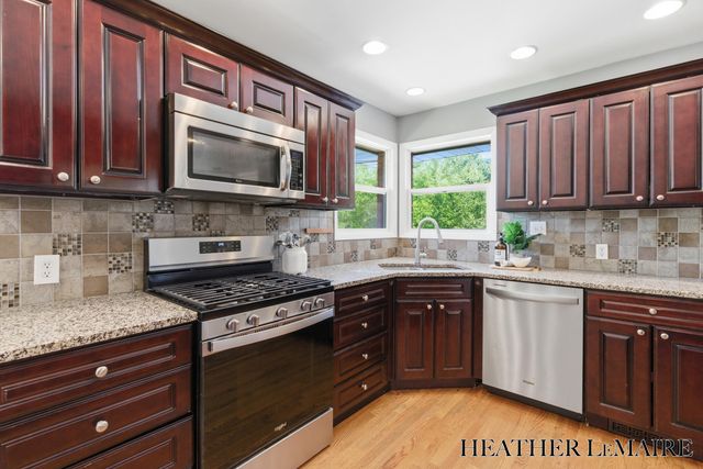 3706 Navaho Street SW, Grandville, MI 49418