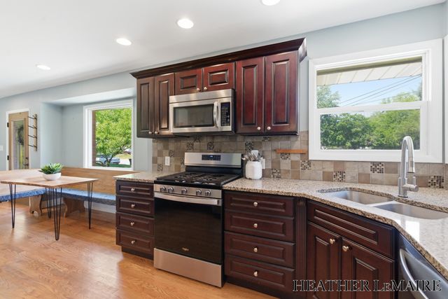 3706 Navaho Street SW, Grandville, MI 49418