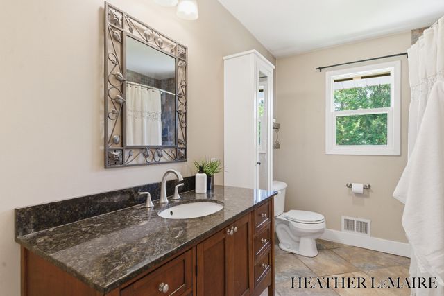 3706 Navaho Street SW, Grandville, MI 49418