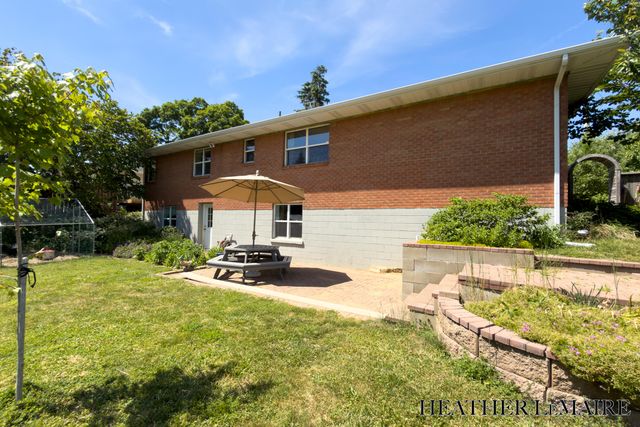 3706 Navaho Street SW, Grandville, MI 49418