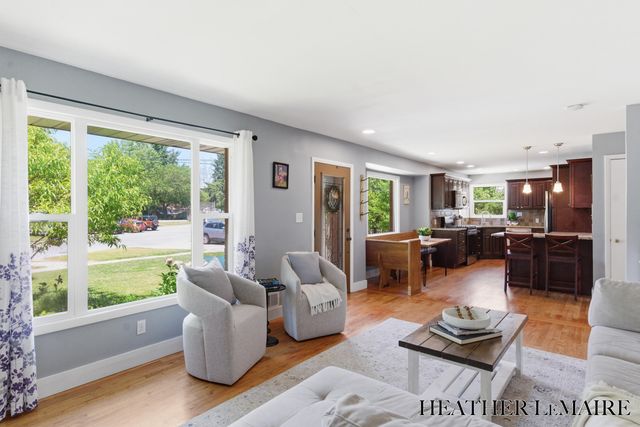 3706 Navaho Street SW, Grandville, MI 49418