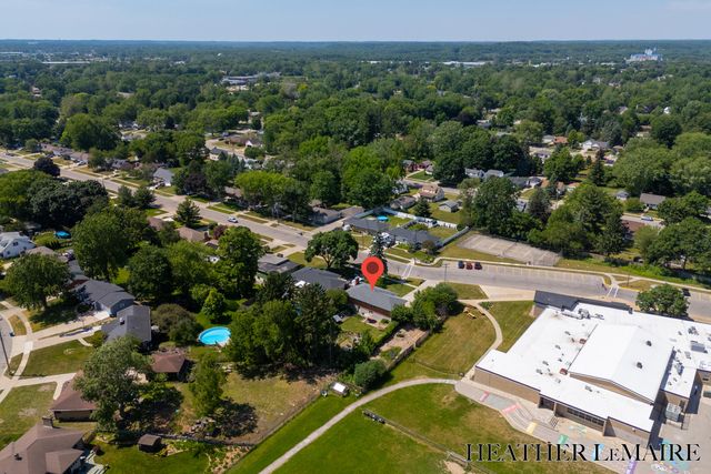 3706 Navaho Street SW, Grandville, MI 49418