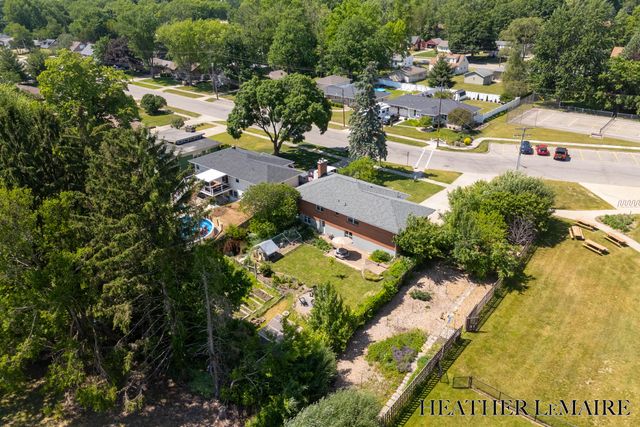 3706 Navaho Street SW, Grandville, MI 49418