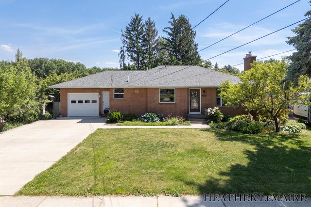 3706 Navaho Street SW, Grandville, MI 49418