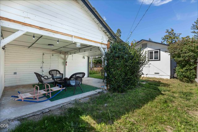 711 SW H Street, Grants Pass, OR 97526