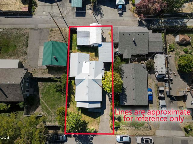711 SW H Street, Grants Pass, OR 97526