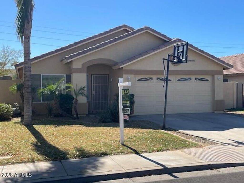 5827 E HOPI Circle, Mesa, AZ 85206