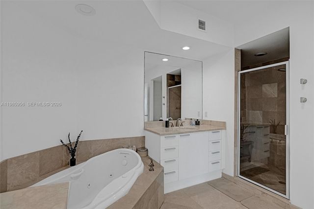 14951 Royal Oaks Lane 803, North Miami, FL 33181